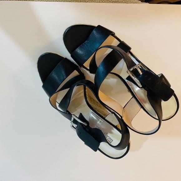 Michael Kors NWOT Black Leather Wedges - Picture 2 of 5